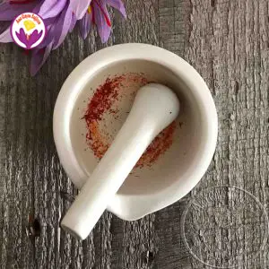 infusing saffron - Ana Qayen saffron