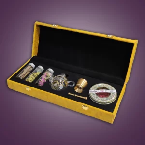 Saffron in velvet box - Ana Qayen saffron